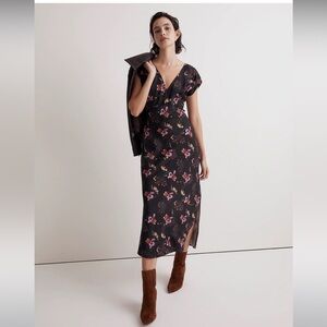 ⚡️FLASH SALE!⚡️NWT Madewell Wide V-Neck Midi Dress